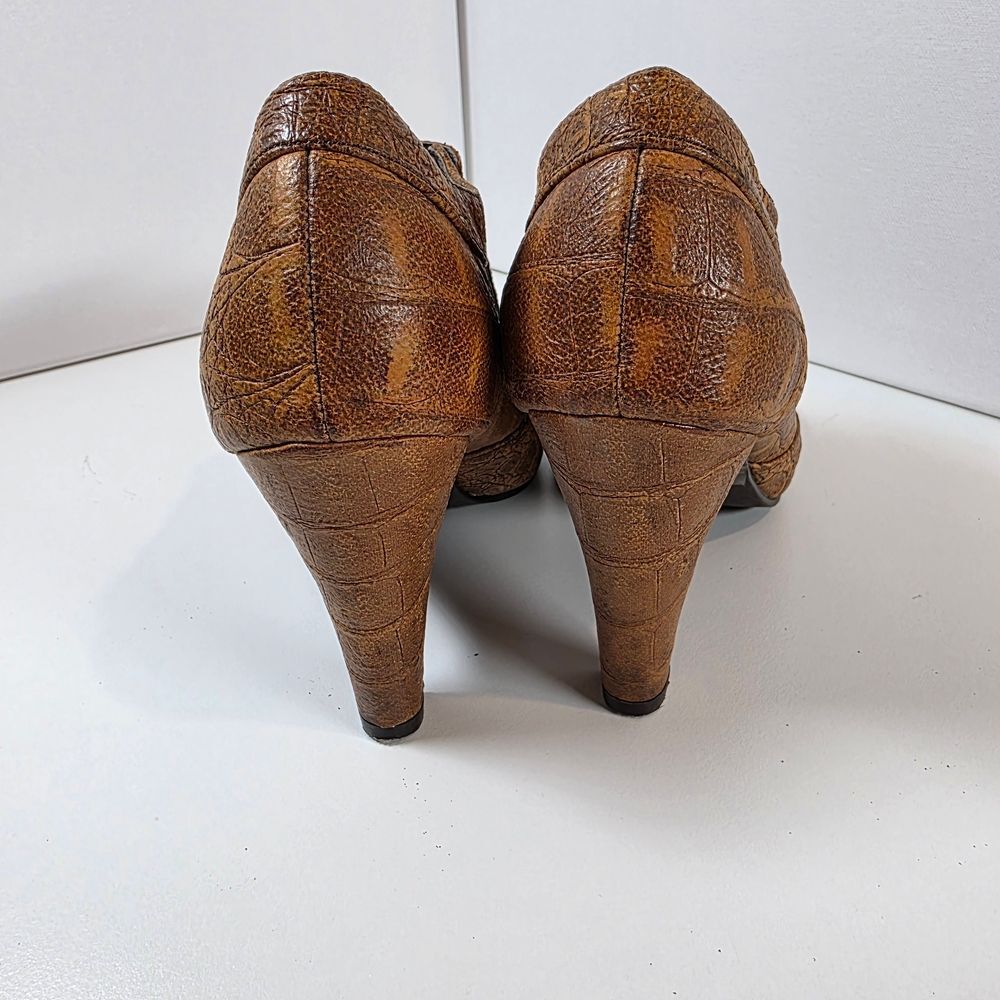 Brown Textured Women's Heels - Picture 8 of 10